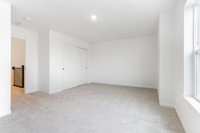 Building Photo - 15230 S Hepworth Ct