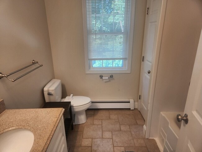 Building Photo - 105 Sanborn St