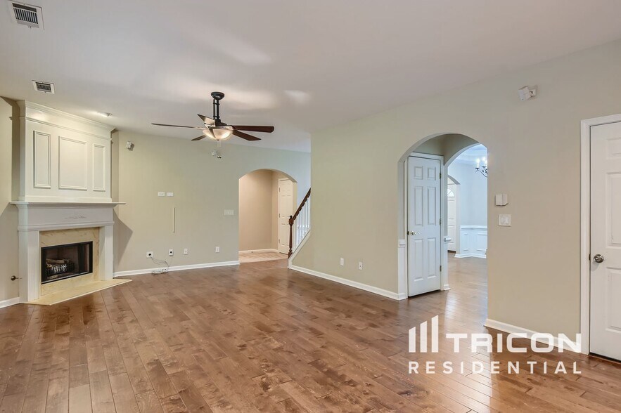 Building Photo - 18 Rockridge Dr