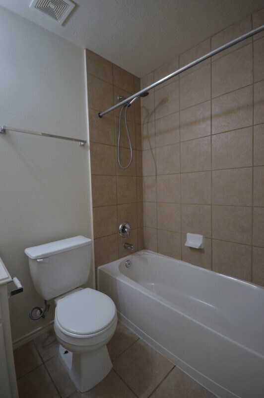 Building Photo - 22206 Hesse Ct