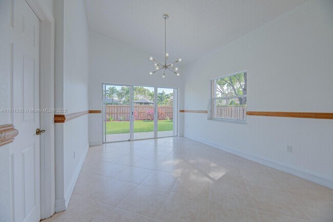 Building Photo - 14133 SW 154th Pl