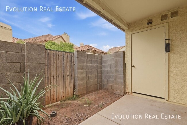 Building Photo - 455 S Mesa Dr