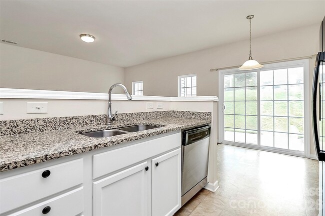 Building Photo - 7107 Adare Mews Rd