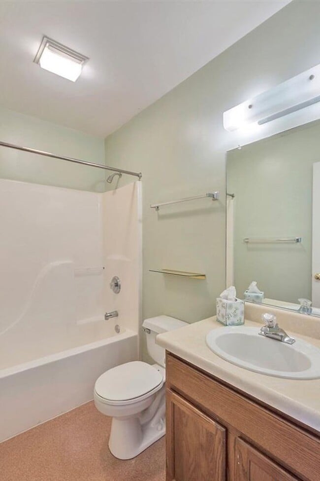 Building Photo - River Run Townhome With Large Finished Basement