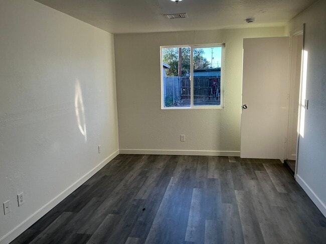 Building Photo - 2935 W Garfield St