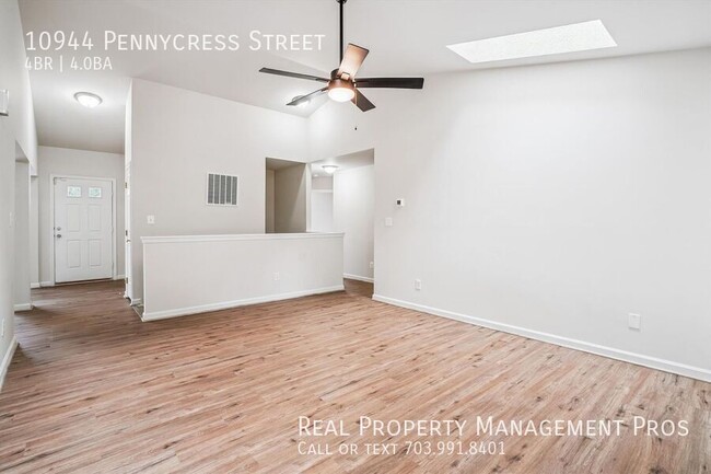 Building Photo - 10944 Pennycress St