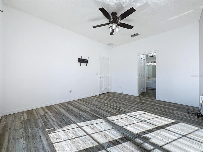 Building Photo - 4843 Native Dancer Ln
