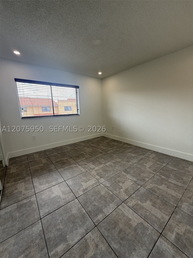 Building Photo - 2775 W 61st St