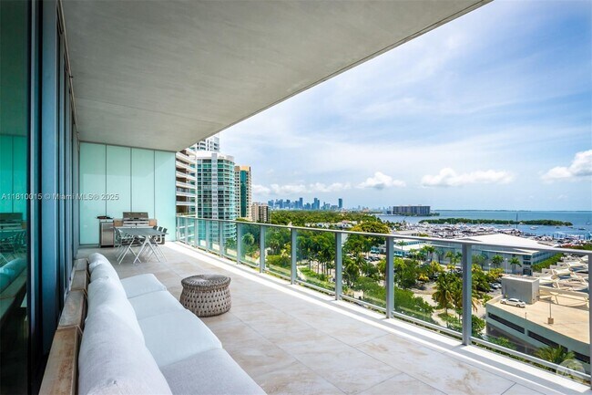 Building Photo - 2675 S Bayshore Dr