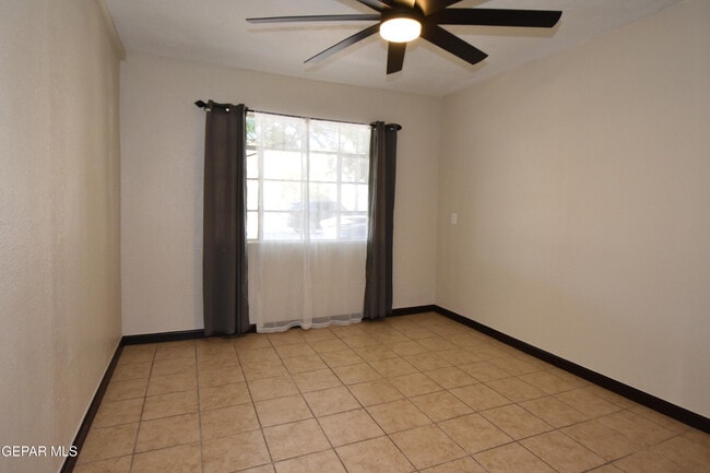 Building Photo - 256 Yale Ave