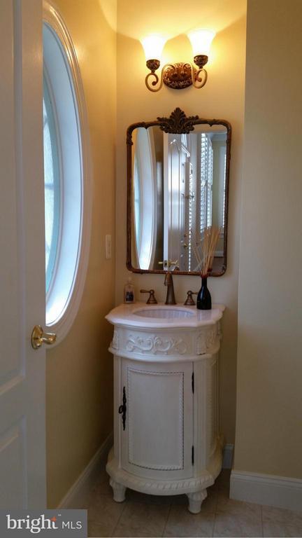 Building Photo - 1632 Colonial Hills Dr