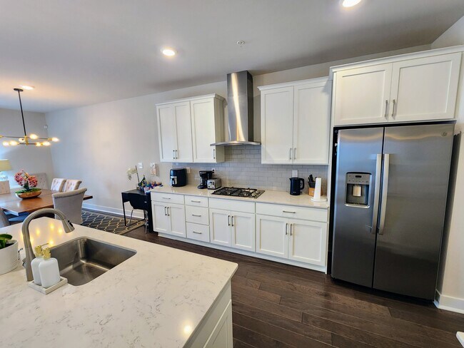 Building Photo - 36 Lochiel Ln