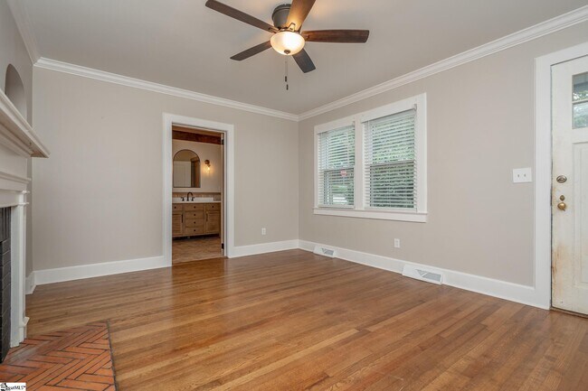 Building Photo - 202 Briarcliff Dr