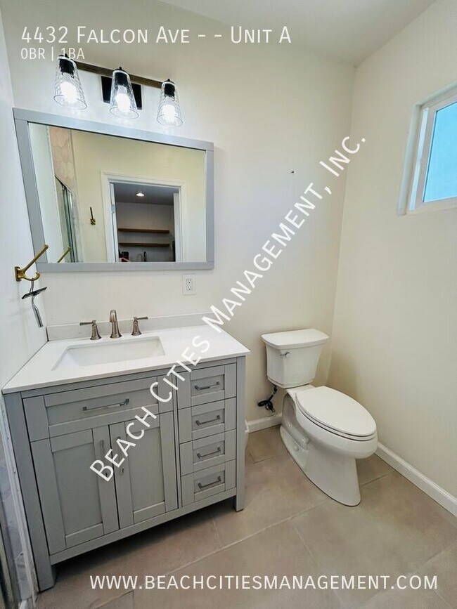 Building Photo - 4432 Falcon Ave