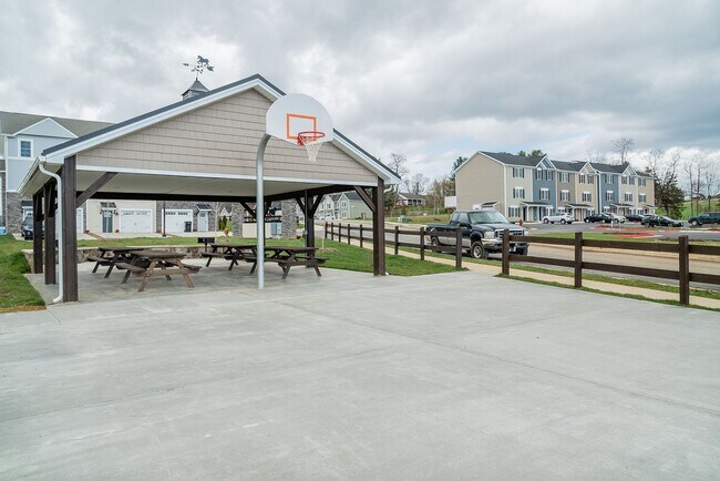 Building Photo - 1308 Palomino Trl