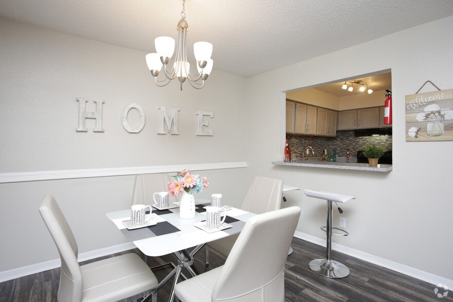 Dining Area - Cypress Square Apartments