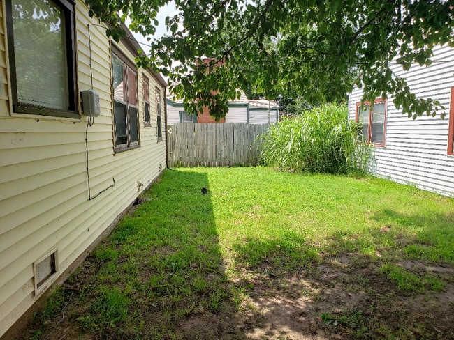 Building Photo - 667 N Meridian Ave