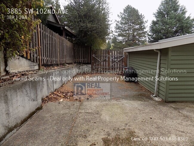 Building Photo - 3885 SW 102nd Ave