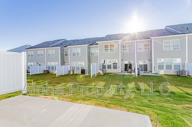 Building Photo - 540 Yellow Fox Rd