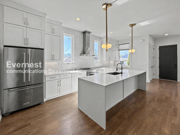 Building Photo - 1011 Garfield St