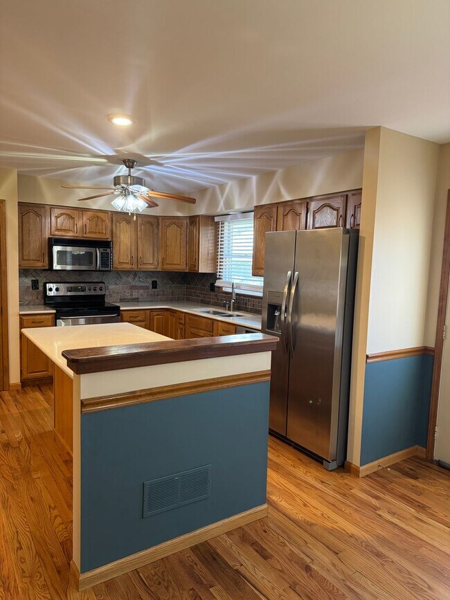 Building Photo - Single Family Home - Available For Rent!