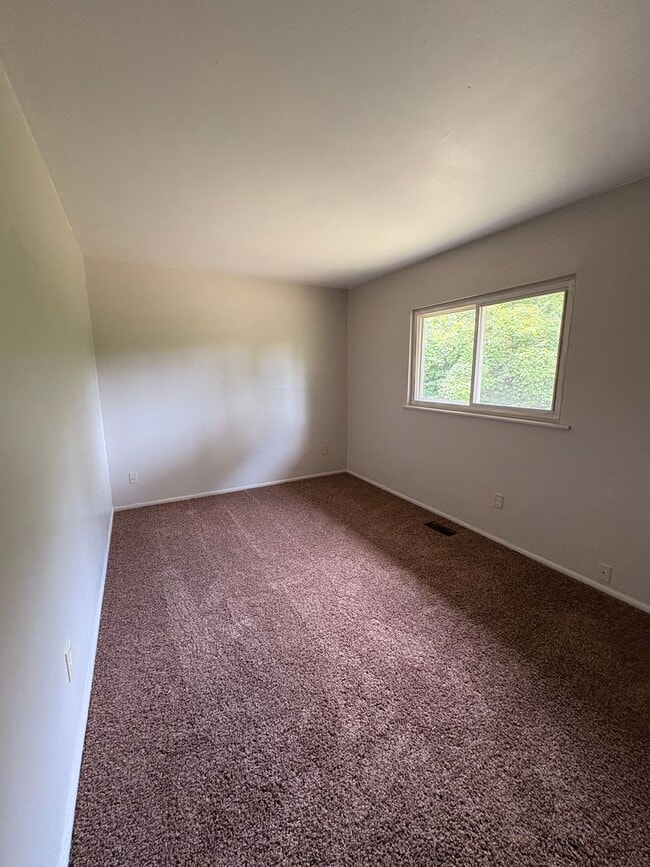 Building Photo - 2812 Larwill Ct
