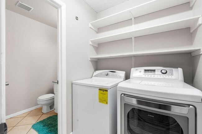 Building Photo - 3222 Tamarron Blvd
