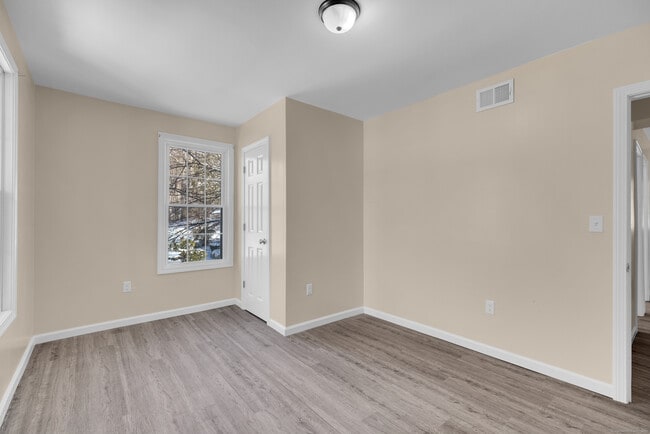 Building Photo - 8-10 Rimmondale St