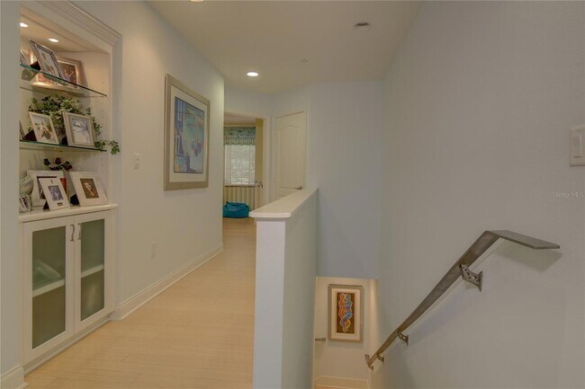 Building Photo - 505 Mandalay Ave