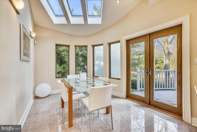 Building Photo - 6600 80th Pl