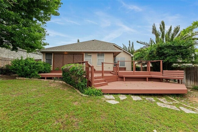 Building Photo - 8129 Hawick Dr