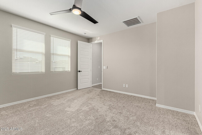 Building Photo - 34924 N Hawley Dr
