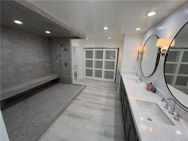 Building Photo - Stunning Lakefront Retreat in Gated Canyon...