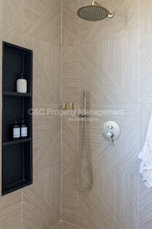 Building Photo - 5234 Chariton Ave