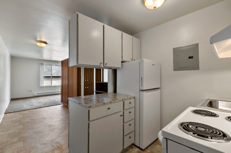 Building Photo - 5515 15th Ave NE