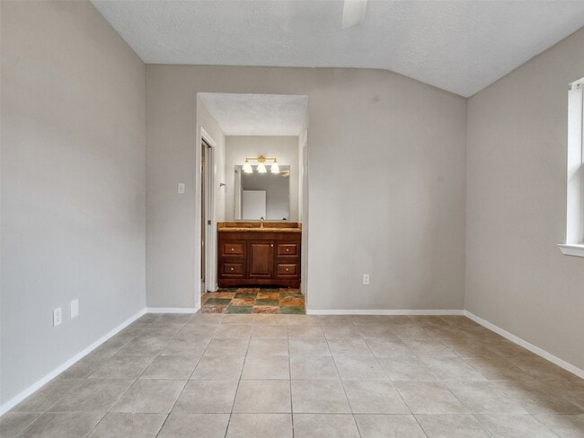 Building Photo - 10314 Staghill Dr