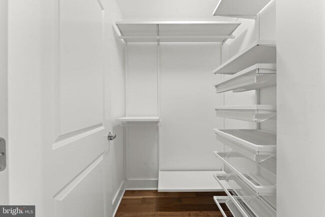 Building Photo - 1536 N Scott St