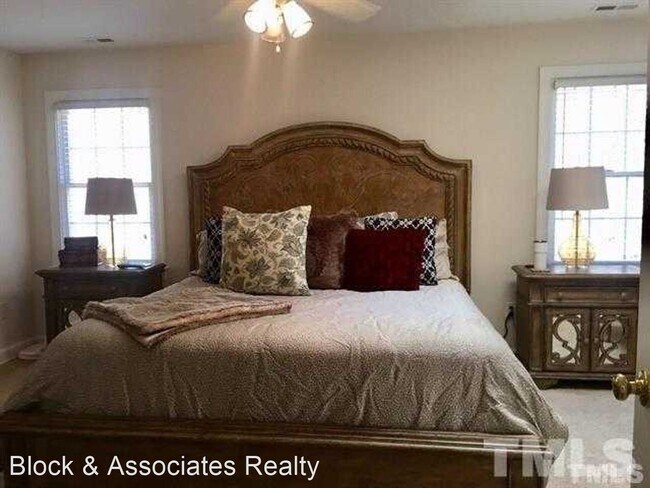 Building Photo - 4 br, 2.5 bath House - 14 Aman Court