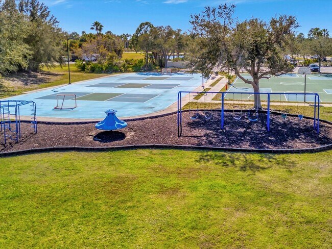 Building Photo - Pristine 4 bed/ 2 bath Annual Rental in Stoneybrook of Venice