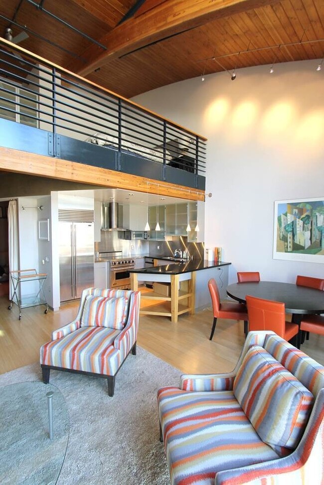 Building Photo - Rare Loft Style Condo, Huge Windows, High Ceilings, 1.5BR/2BA/3 Stories, Perfect Location!