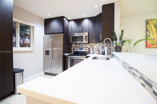Building Photo - 7845 Camino Real