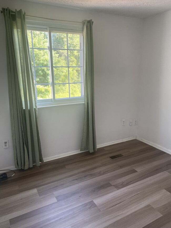 Building Photo - 9223 Redbridge Ct