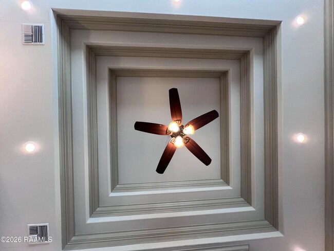 Building Photo - 100 Birchview Dr