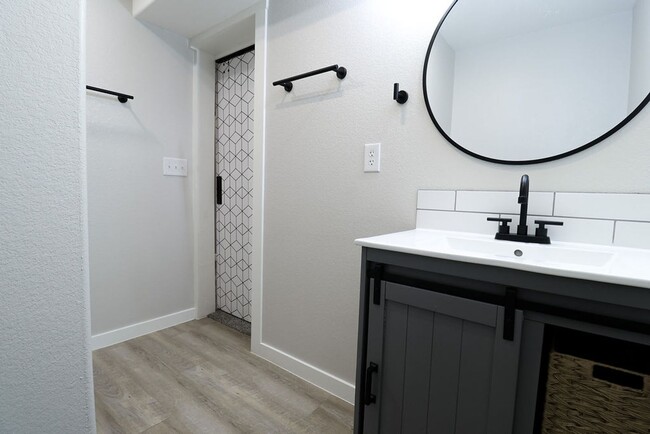 Building Photo - Beautifully Renovated Town home in Eaton.