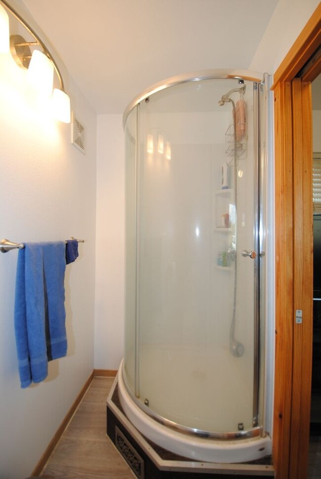 Building Photo - 1 Bed / 1 Bath off Roland Rd.