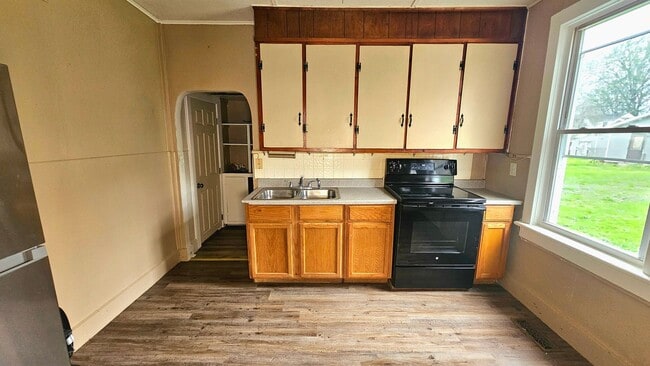 Building Photo - 490 Grand St