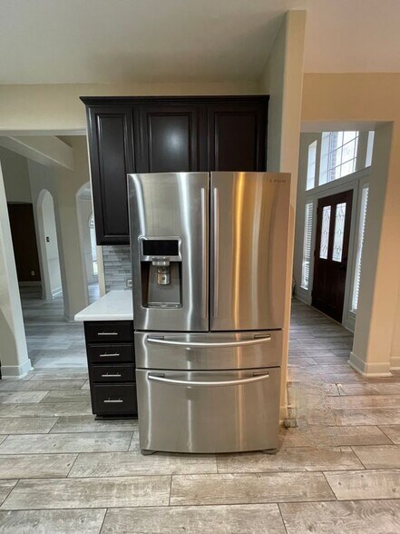 Building Photo - 1759 Lakeside Enclave Dr