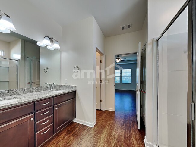 Building Photo - 321 Crabapple Cir