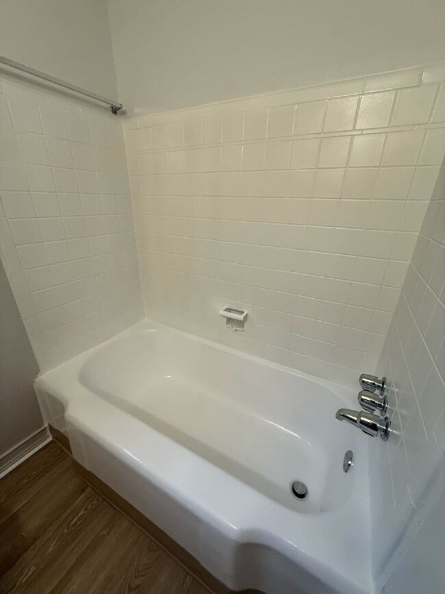 Building Photo - Charming 4-Bedroom Home with 2 Full Baths ...