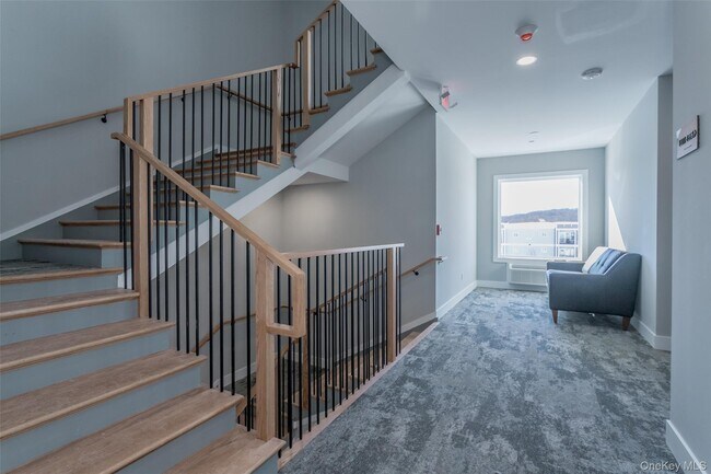 Building Photo - 124 S Main St